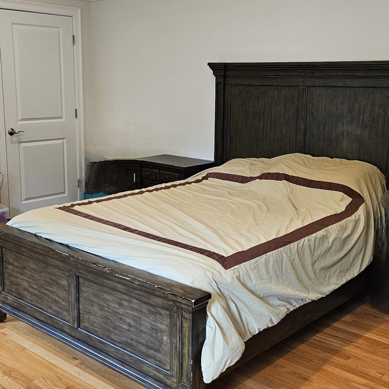 Belmont, Massachusetts 01867, United States, 3 Bedrooms Bedrooms, ,3 BathroomsBathrooms,Residential,Pending,127482