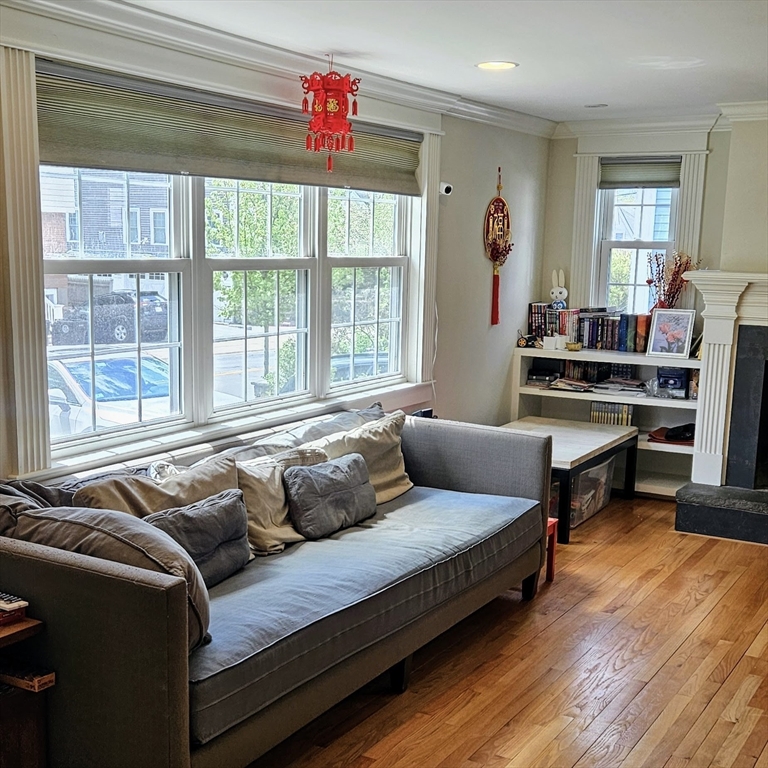 Belmont, Massachusetts 01867, United States, 3 Bedrooms Bedrooms, ,3 BathroomsBathrooms,Residential,Pending,127482