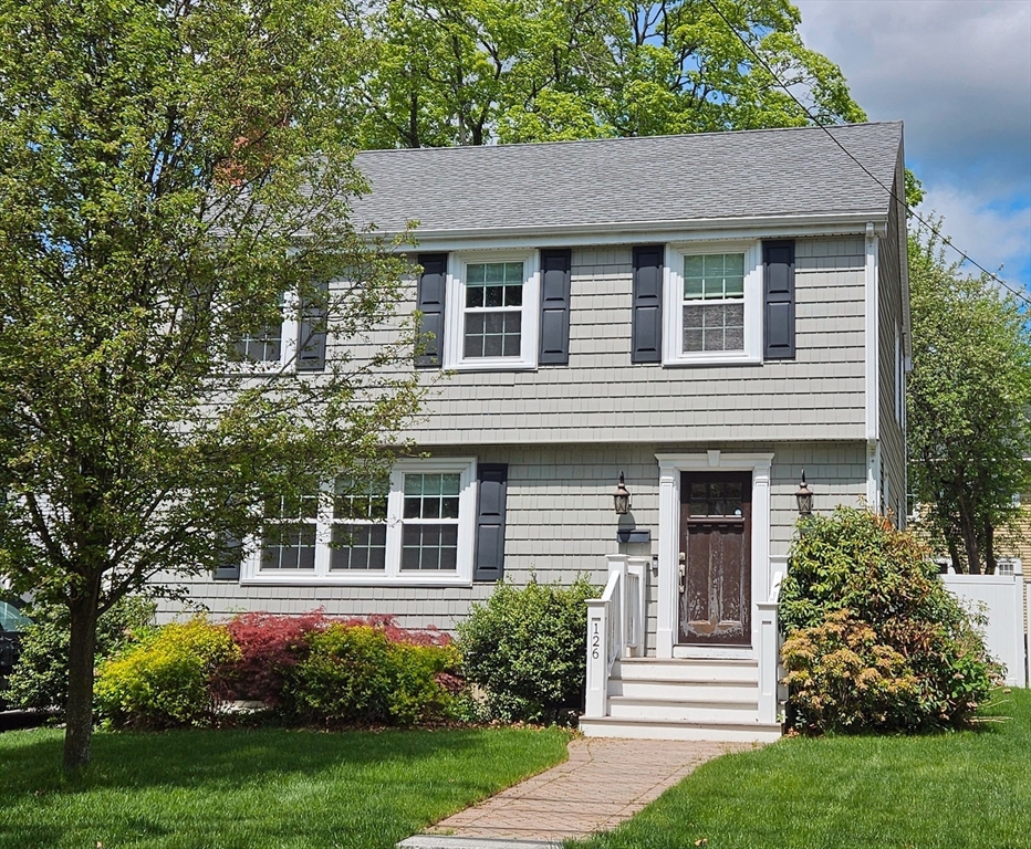 Belmont, Massachusetts 01867, United States, 3 Bedrooms Bedrooms, ,3 BathroomsBathrooms,Residential,Pending,127482