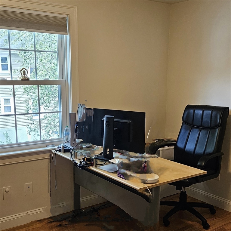 Belmont, Massachusetts 01867, United States, 3 Bedrooms Bedrooms, ,3 BathroomsBathrooms,Residential,Pending,127482