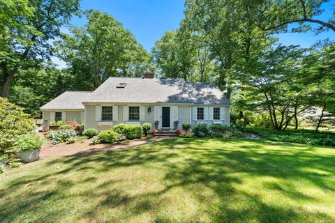 Photo of 55 Fox Run Rd, Hamilton, MA 01982 (MLS # 73546043)