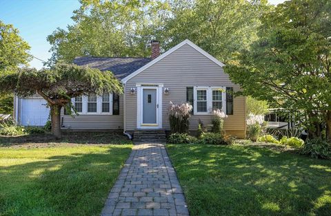 14 Housatonic St Worcester MA 01606