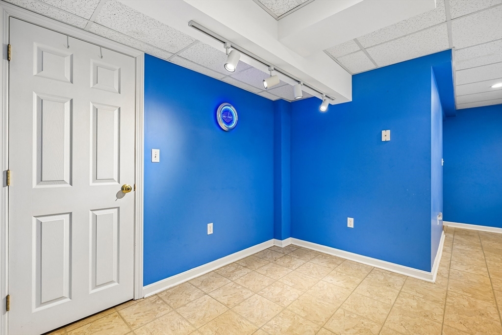 44 Warren Ave, Woburn, MA Photo #31