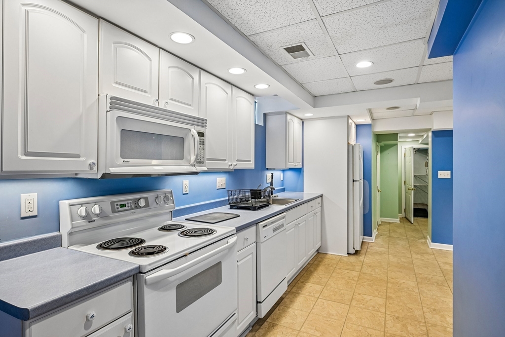 44 Warren Ave, Woburn, MA Photo #32