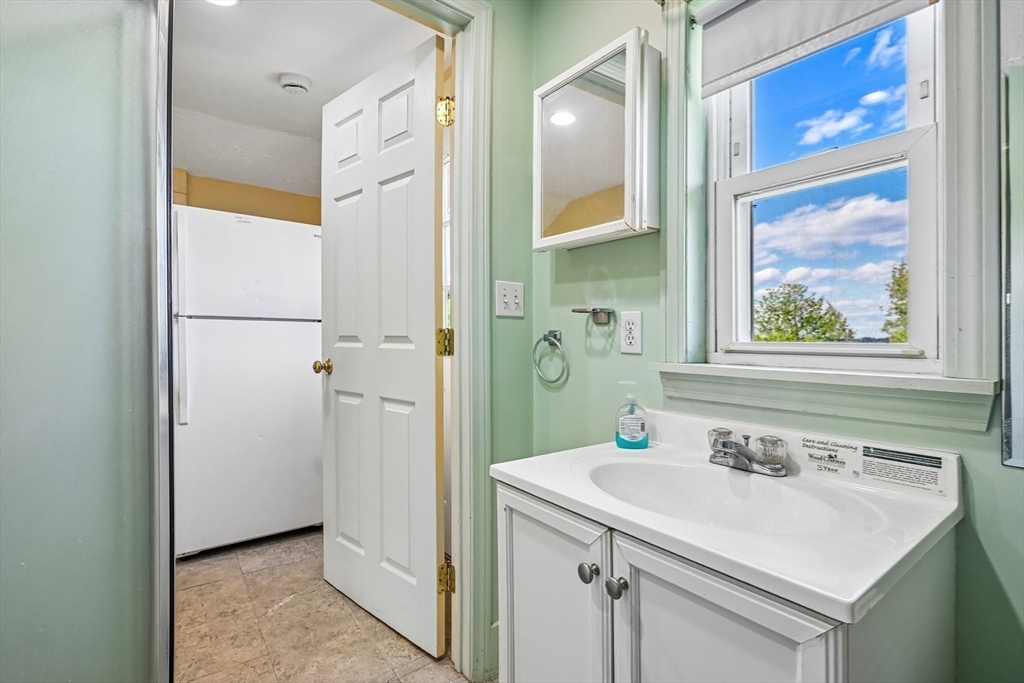 44 Warren Ave, Woburn, MA Photo #30