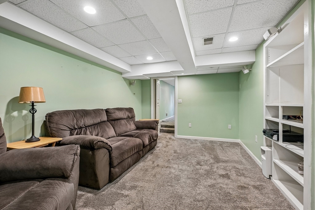 44 Warren Ave, Woburn, MA Photo #36