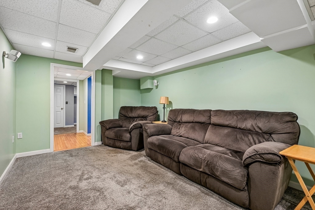 44 Warren Ave, Woburn, MA Photo #35