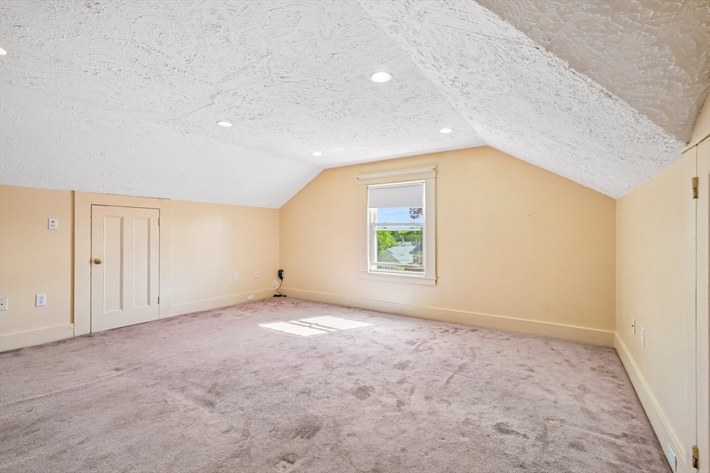 44 Warren Ave, Woburn, MA Photo #21