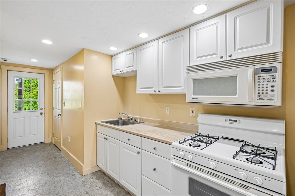 44 Warren Ave, Woburn, MA Photo #26