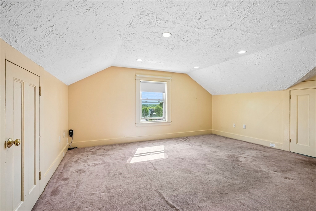 44 Warren Ave, Woburn, MA Photo #20