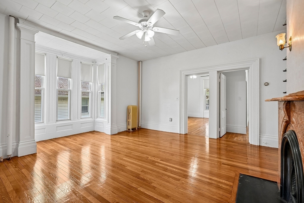 44 Warren Ave, Woburn, MA Photo #3