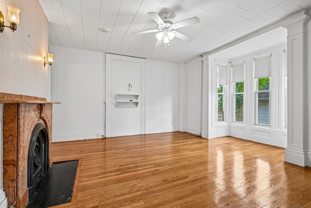 44 Warren Ave, Woburn, MA Photo #4