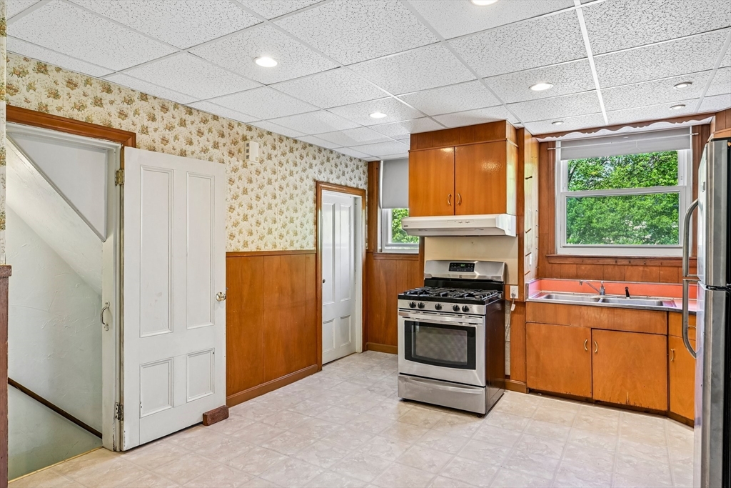44 Warren Ave, Woburn, MA Photo #9