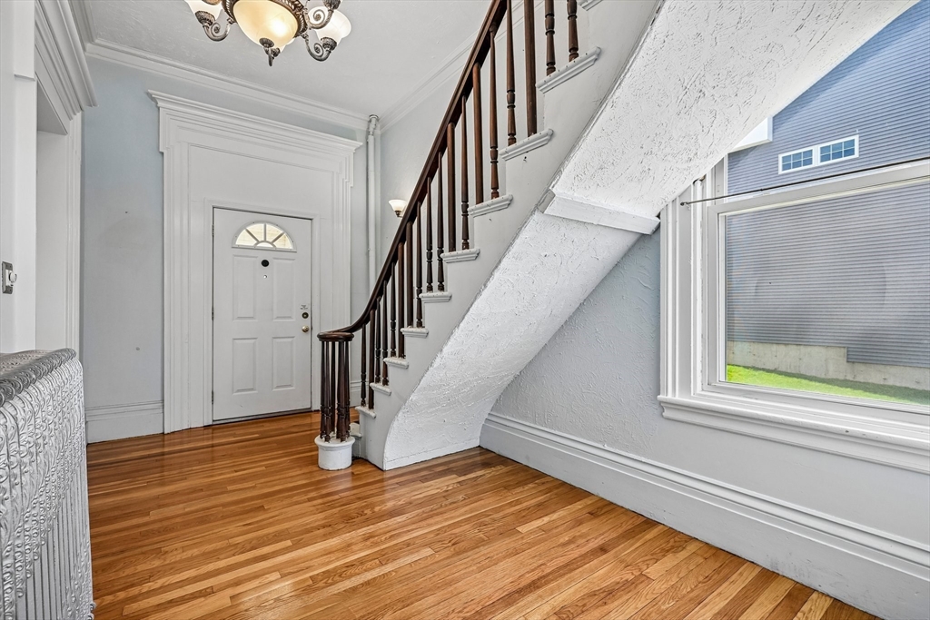 44 Warren Ave, Woburn, MA Photo #2