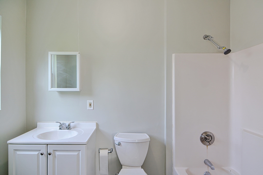 28 Prescott St, Leominster, MA, 28 Prescott St, Leominster, MA Photo #8