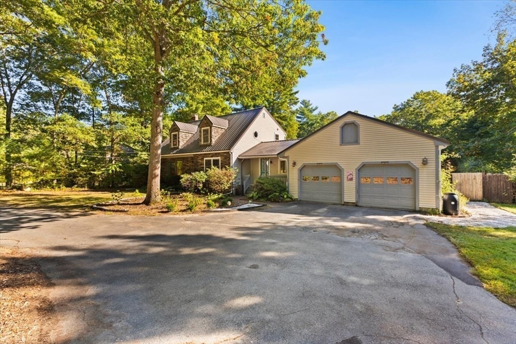 211 Elm St