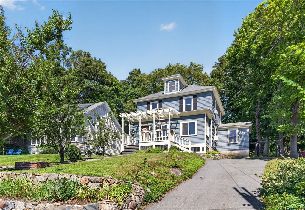 204 Parkview Ave, Lowell, MA, 204 Parkview Ave, Lowell, MA Photo #2
