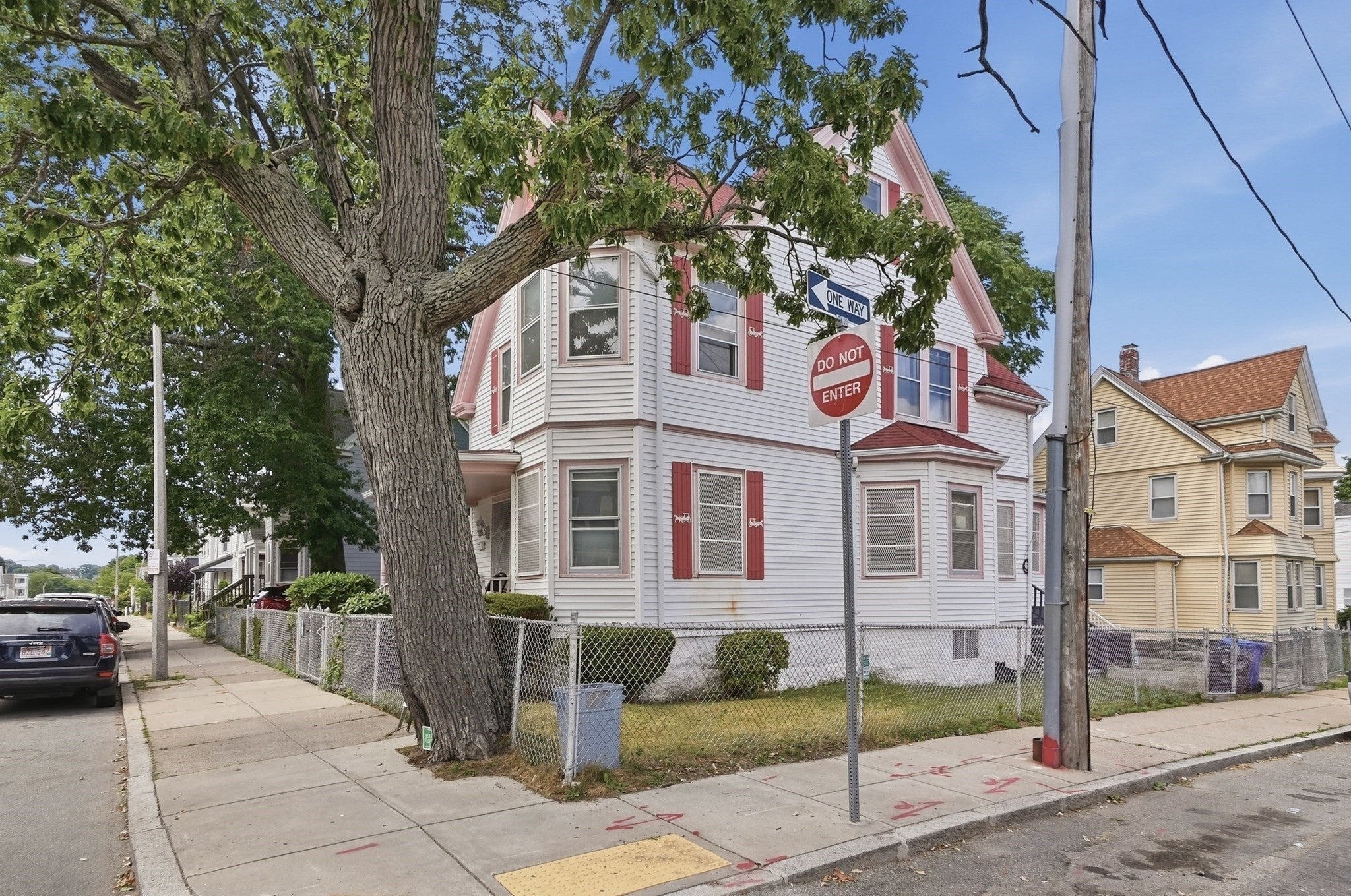 75 Woodrow Avenue
