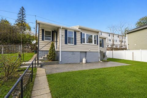 Photo of 25 Johnson St, Worcester, MA 01604 (MLS # 73548972)