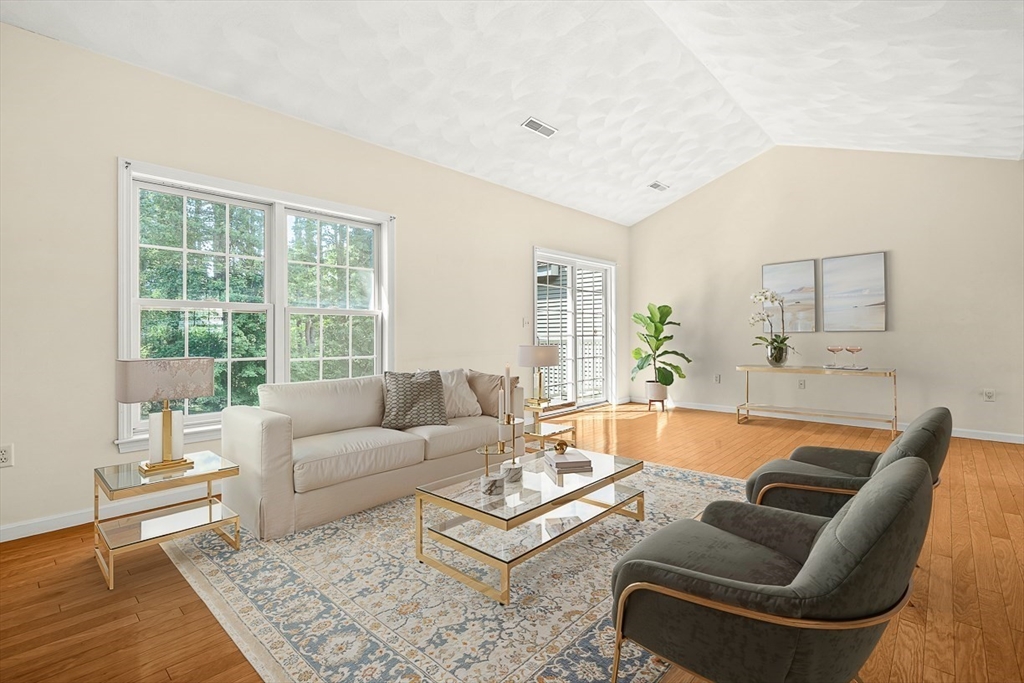 301 Diane Cir 301