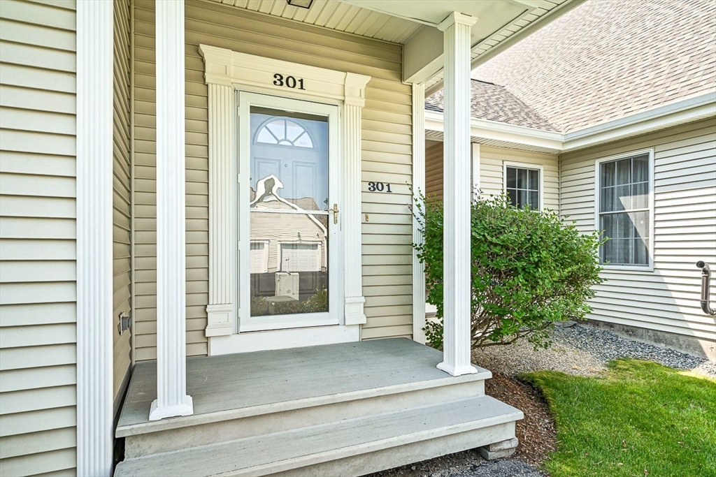 301 Diane Cir 301