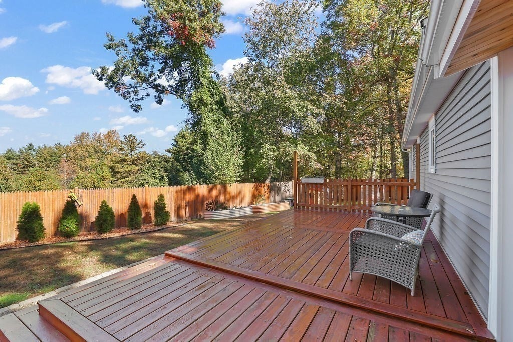 71 Oakridge Ave, North Attleboro, MA Photo #24
