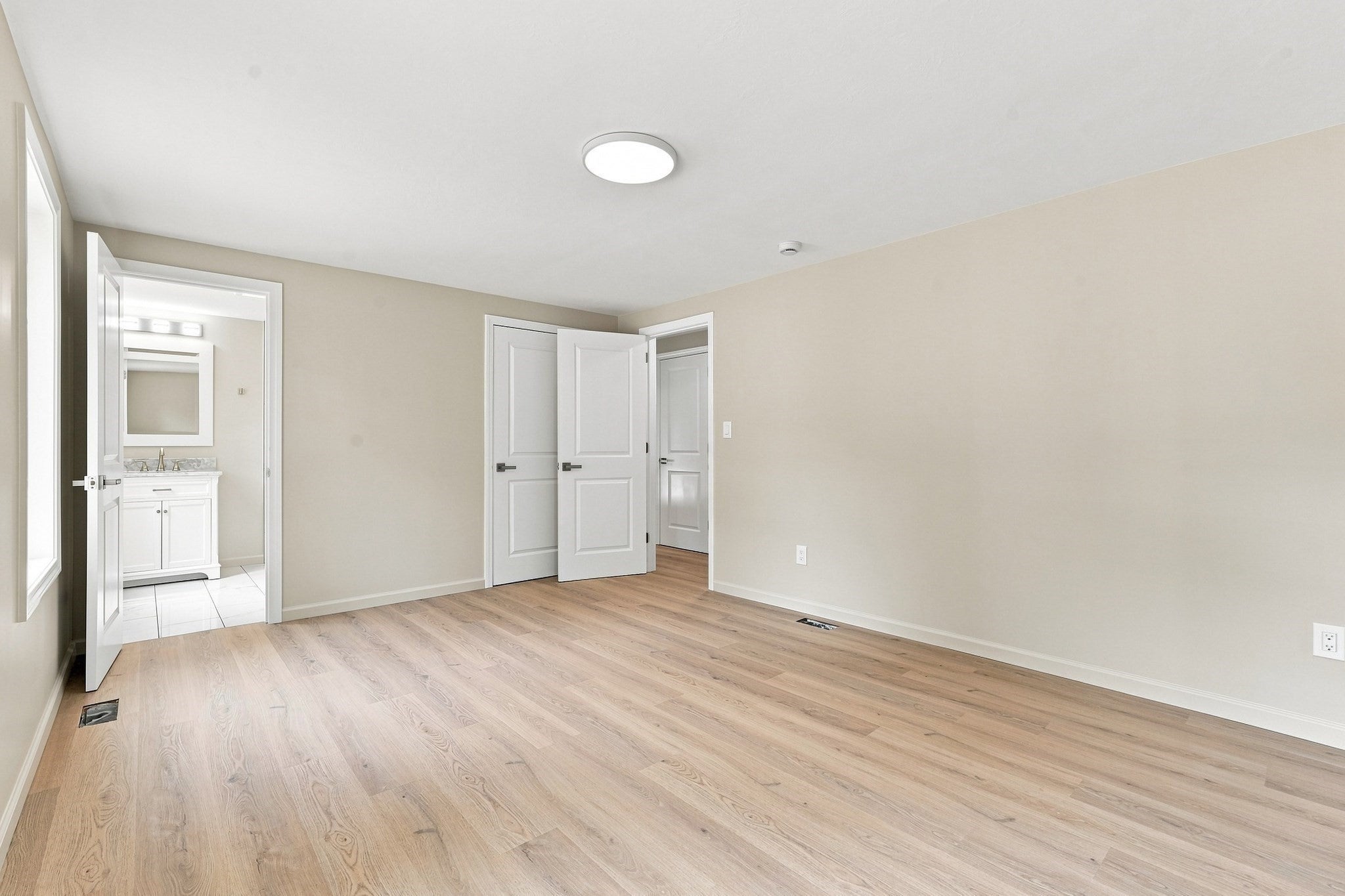 110 Mountain View St, South Hadley, MA Photo #20