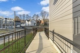 272 Lincoln St 102