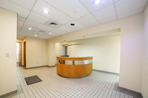 33 Bassett Ln Barnstable MA 02601