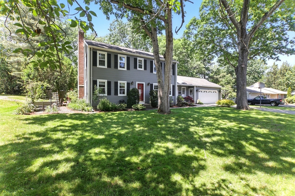 230 Meadowlark Dr