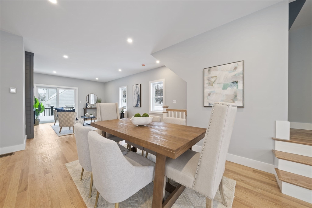 87 Neponset St 11