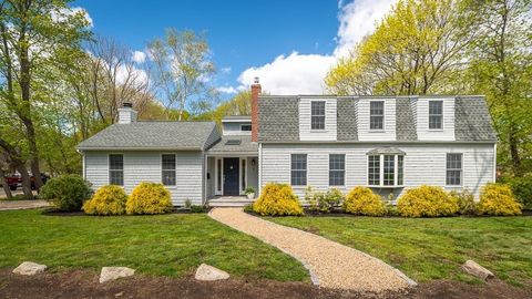 Photo of 5 Mount Pleasant Ave, Gloucester, MA 01930 (MLS # 73515559)