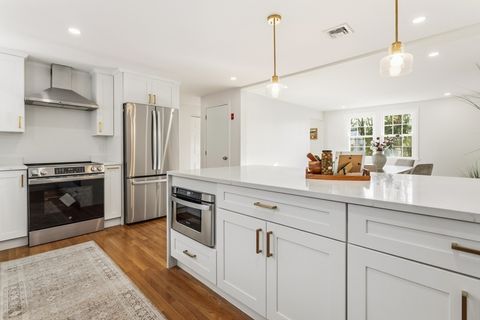 29 Susan Dr Saugus MA 01906