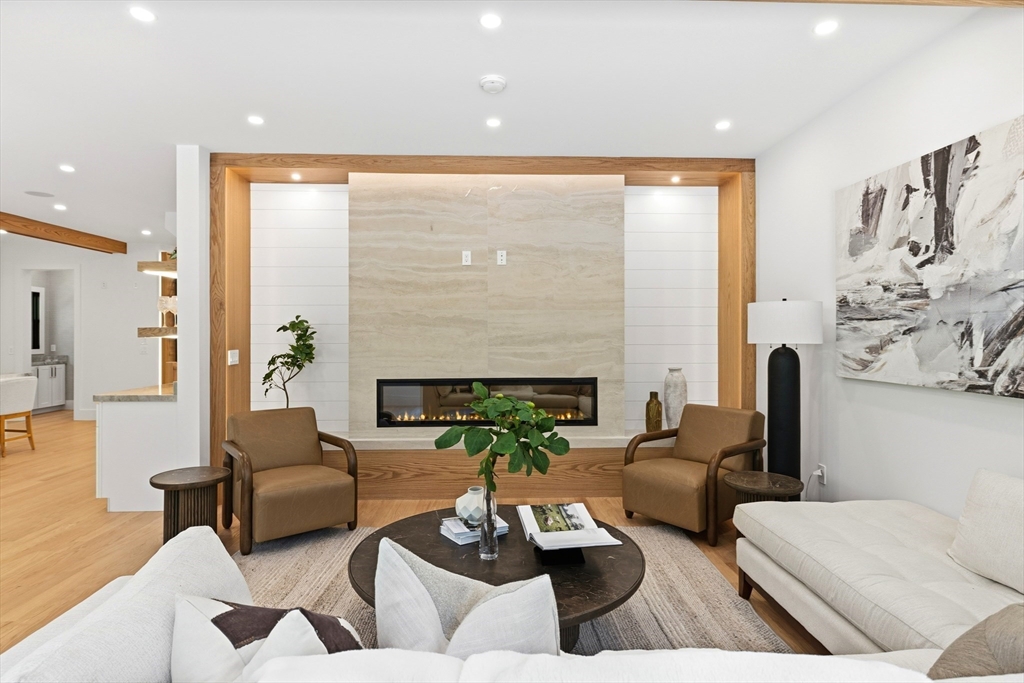 4 Foster Rd
