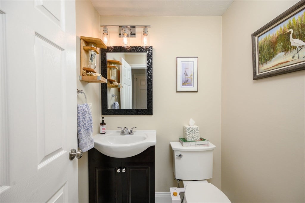 4 Lydon Lane #B1-4, Halifax, MA Photo #11