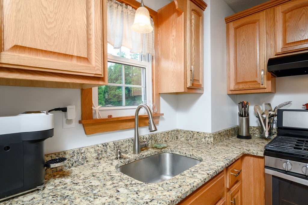 4 Lydon Lane #B1-4, Halifax, MA Photo #16