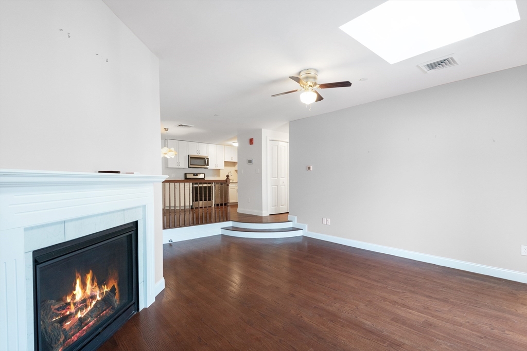 1214 Vfw Pkwy 37