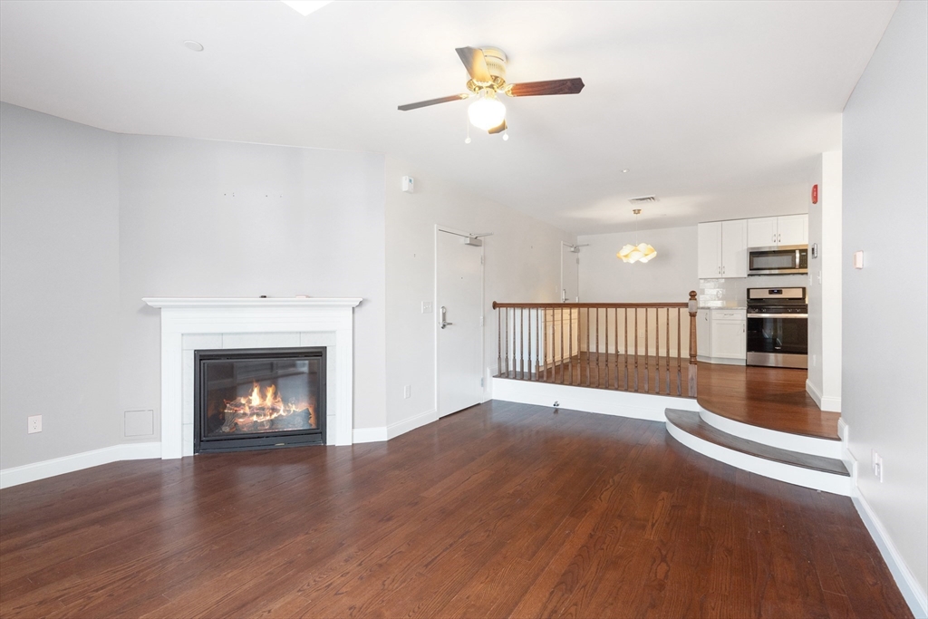 1214 Vfw Pkwy 37