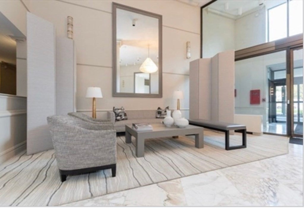 280 Boylston 213