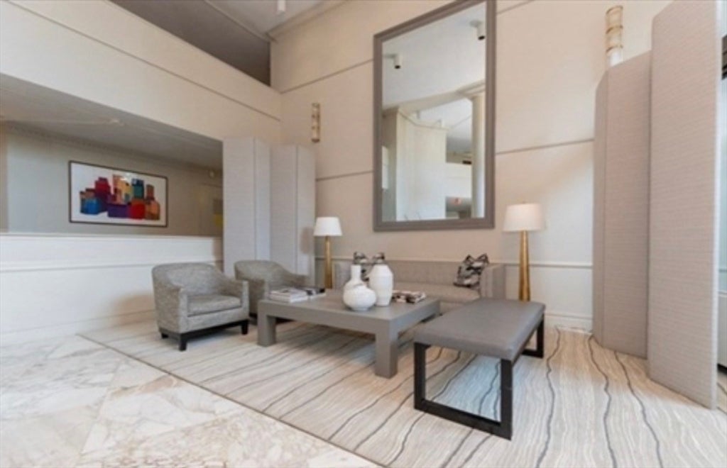 280 Boylston 213