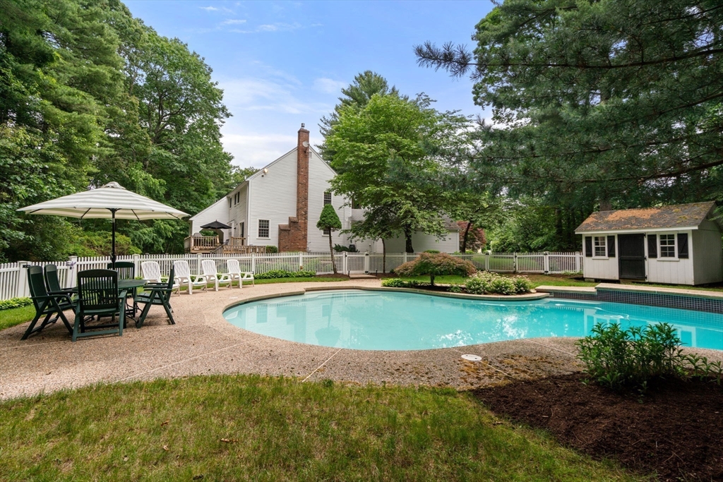 23 Lafayette Dr