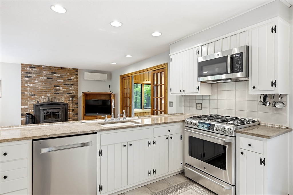 591 Kennedy Road, Northampton, MA, 591 Kennedy Road, Northampton, MA Photo #13