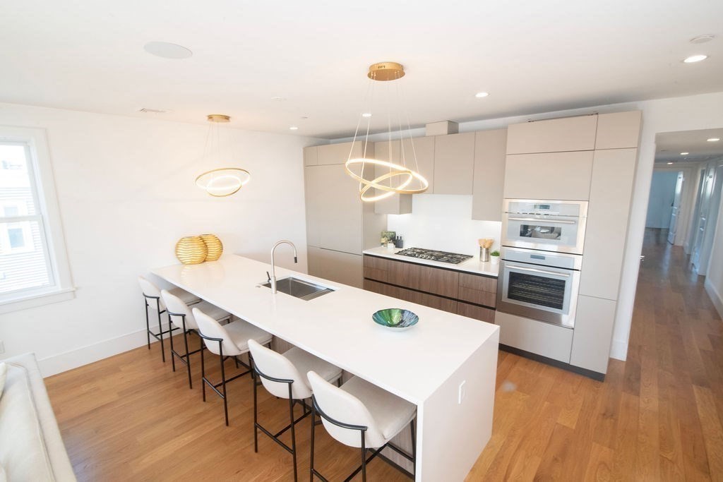 726 East 8th Street 3PH