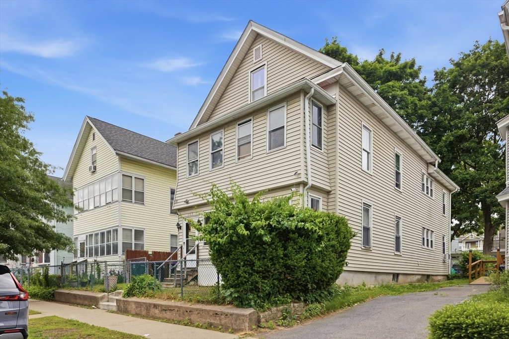 133 Oak St