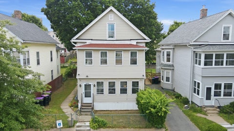 Photo of 133 Oak St, Holyoke, MA 01040 (MLS # 73535470)