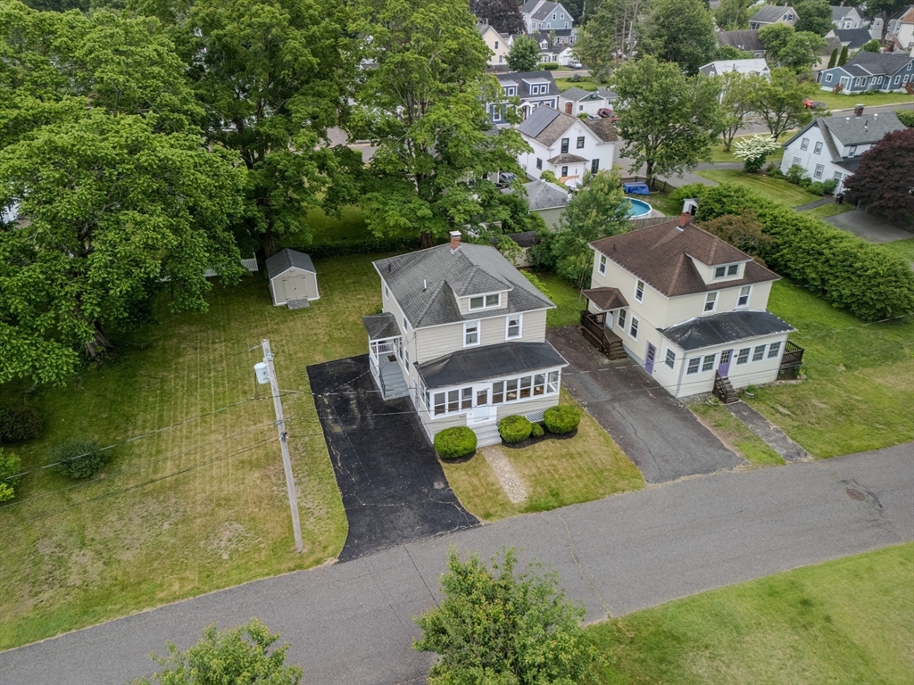 10 Currier Ave
