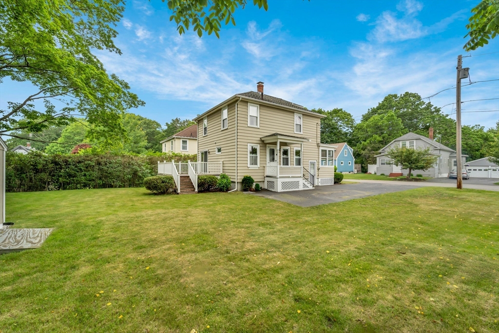 10 Currier Ave