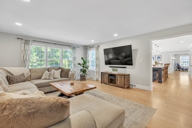 17 Wellington Drive, East Longmeadow, MA, 17 Wellington Drive, East Longmeadow, MA Photo #16