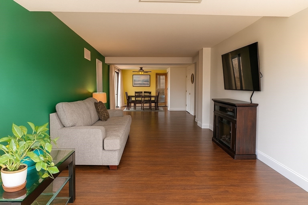 96 Old Colony Ave 268