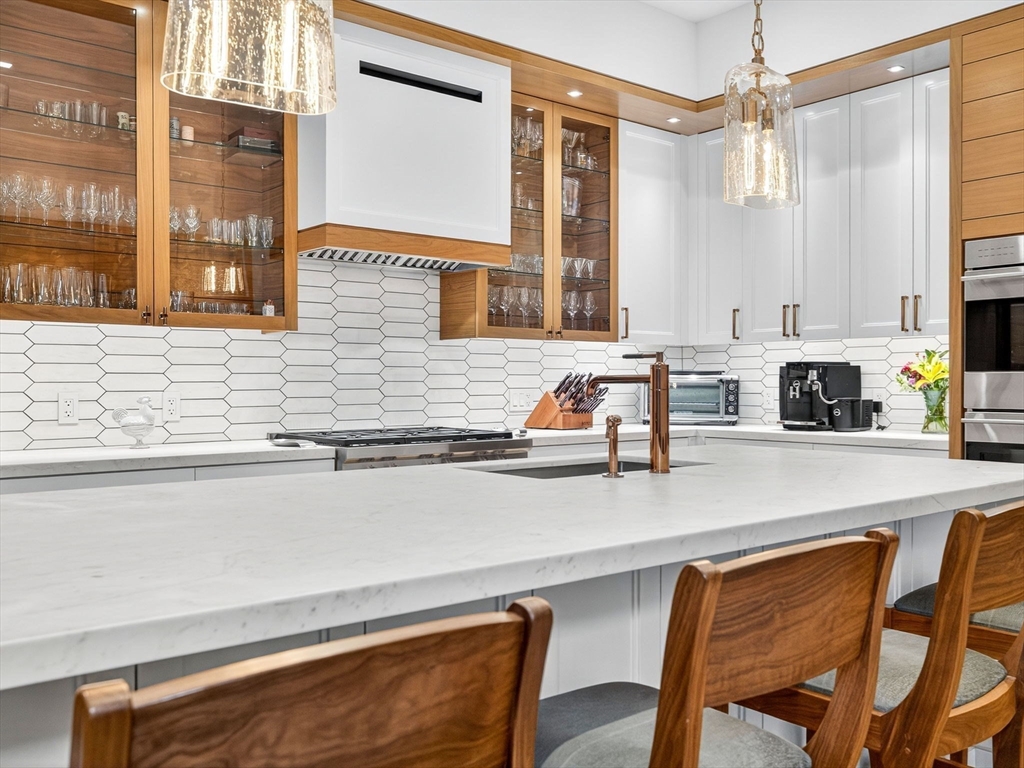 45 Temple Street 408